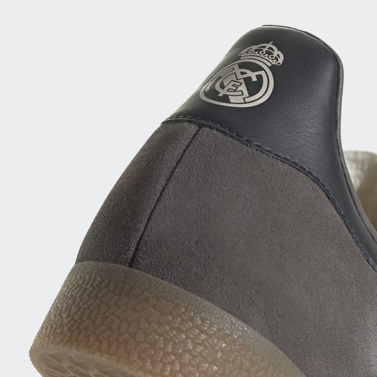 Adidas Gazelle x Real Madrid IH2631 Charcoal/ Putty Mauve/ Gum 4