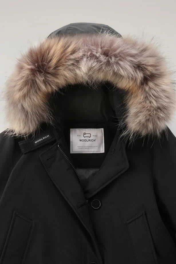 Woolrich Woman Arctic Parka in Ramar with Detachable Fur Trim Black