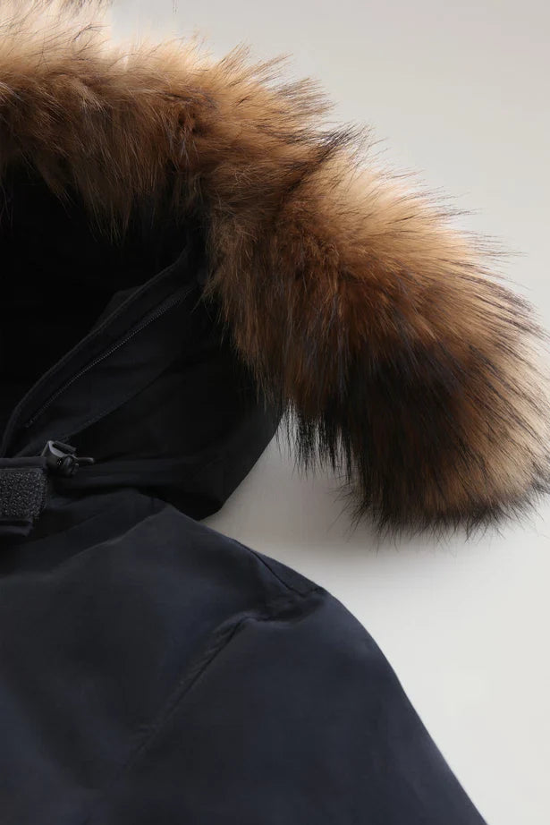 Woolrich Woman Arctic Parka in Ramar with Detachable Fur Trim Dark Navy