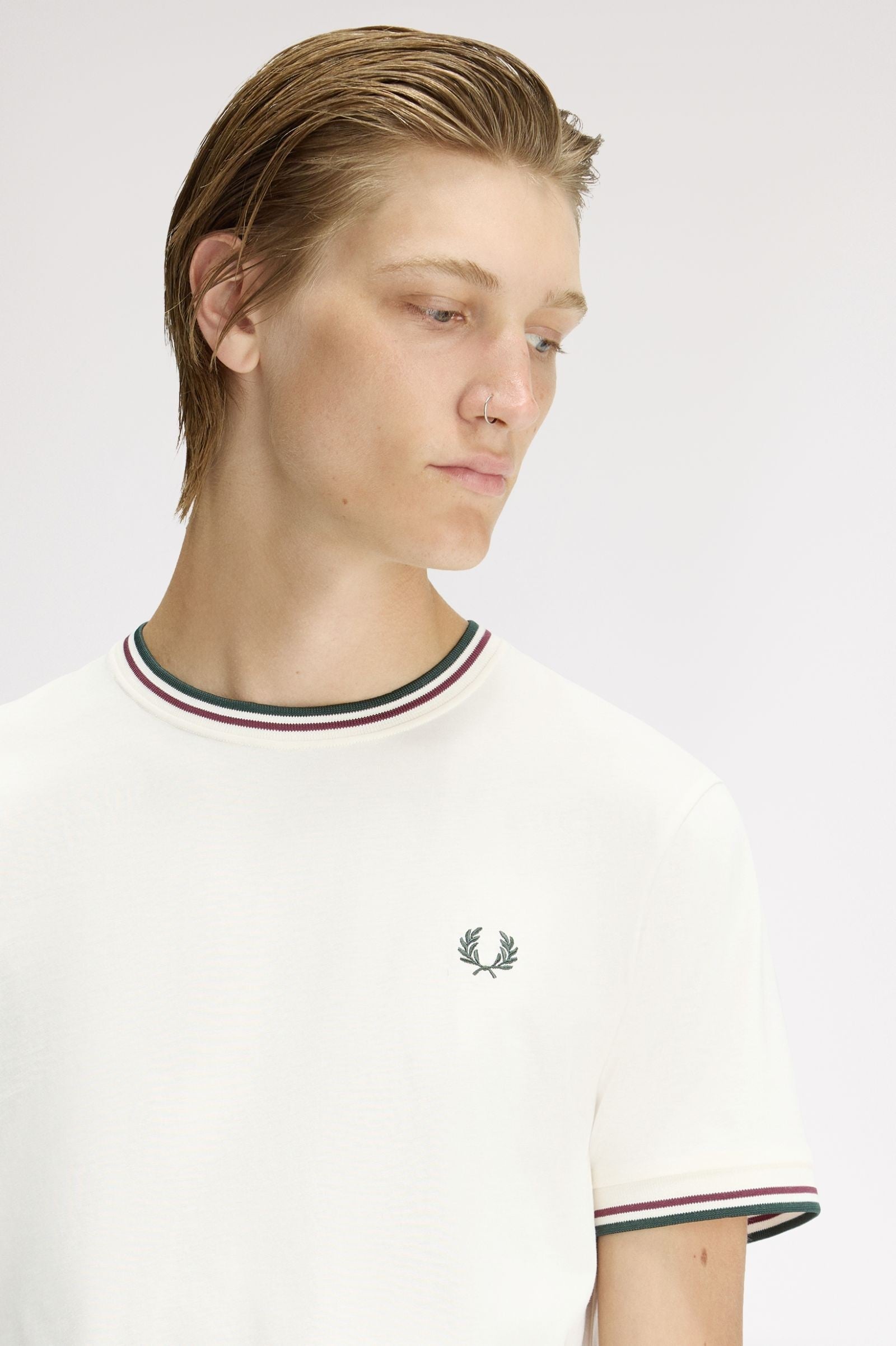 Fred Perry Twin Tipped T-Shirt Ecru / Oxblood / Grassroots