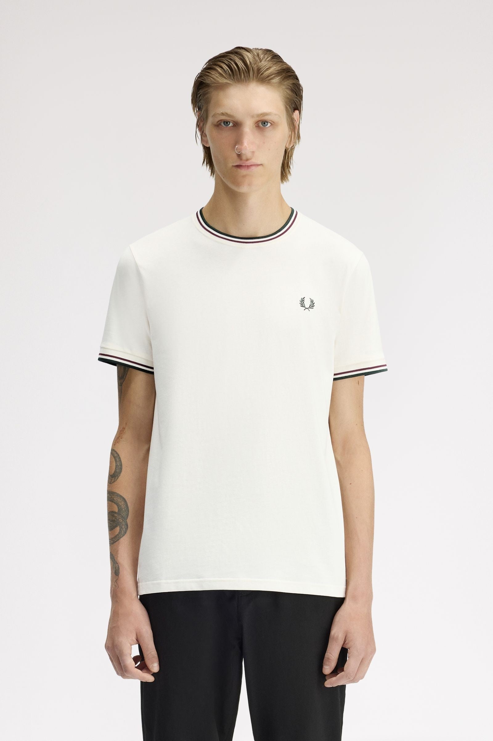 Fred Perry Twin Tipped T-Shirt Ecru / Oxblood / Grassroots