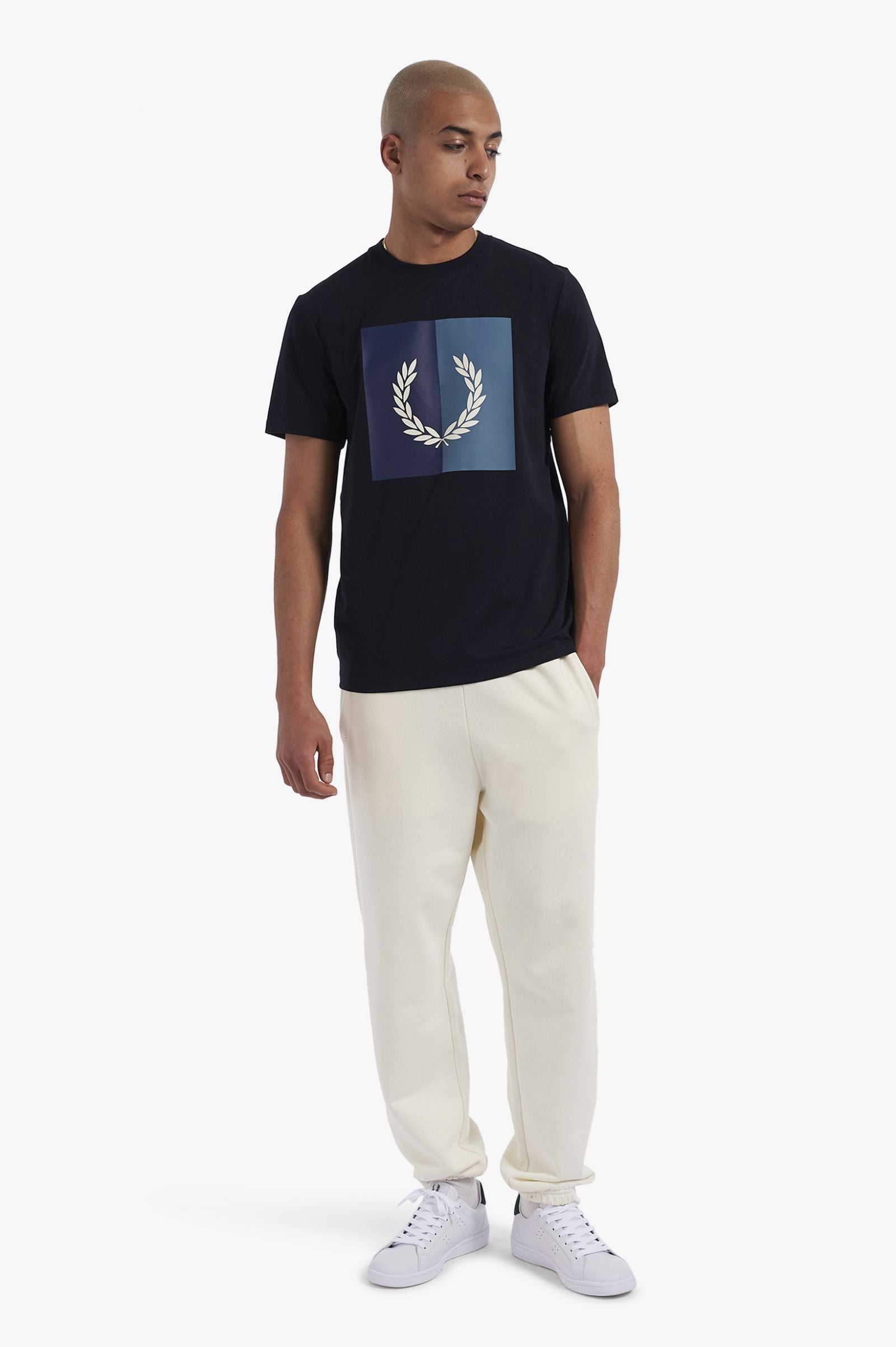 Fred Perry Laurel Wreath Graphic T-Shirt Navy