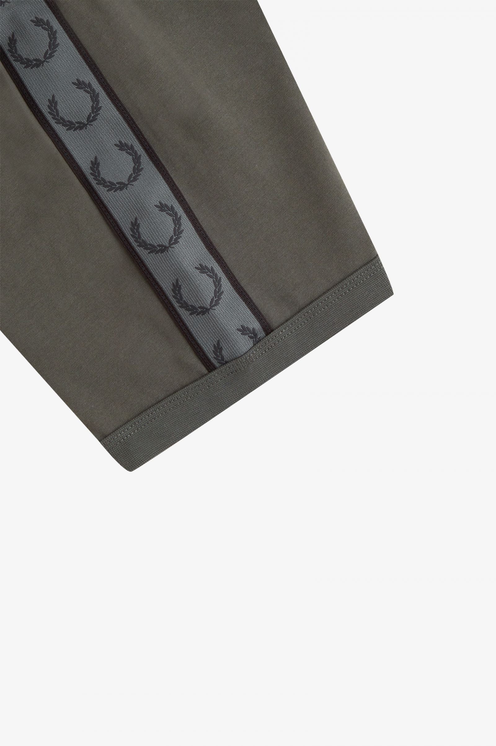 Fred Perry Taped Ringer T-Shirt Field Green / Field Green